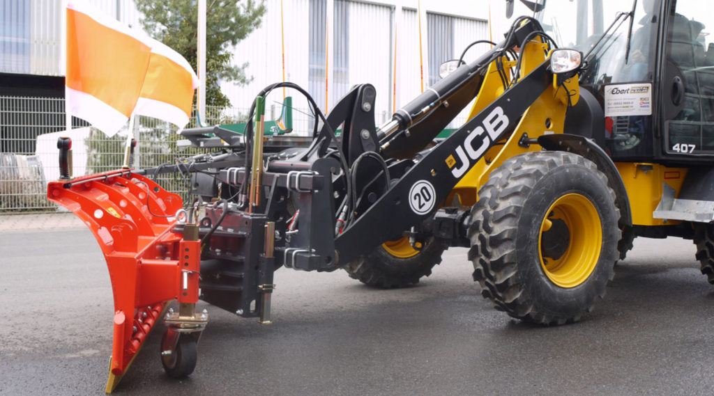 Jetzt bei Bautec Machinery: ADLER Anbauschneeschild für Traktor & Co!
Anbau-Schneeräumschild für den Winterdienst. Hervorragendes Räumergebnis ohne Enteisen bei jedem Wetter und Einsatz.