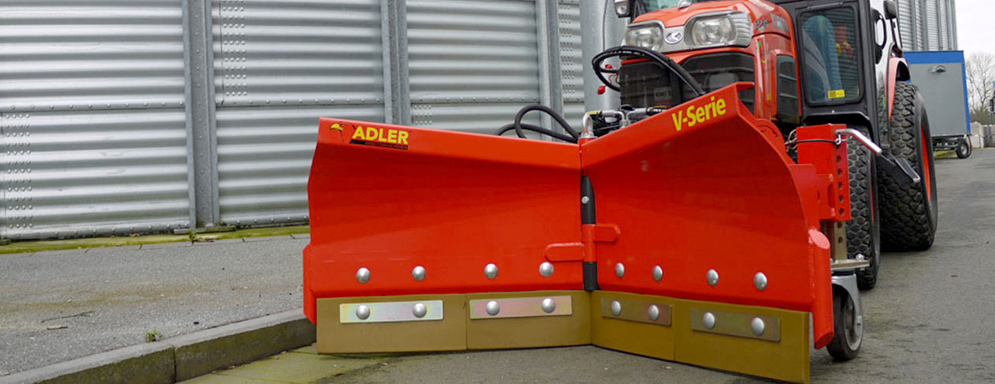 Jetzt bei Bautec Machinery: Die starken Anbau Schneeschilder von ADLER Arbeitsmaschinen.