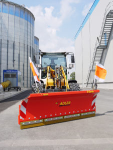 Jetzt bei Bautec Machinery: ADLER Anbauschneeschild für Traktor & Co!
Anbau-Schneeräumschild für den Winterdienst. Hervorragendes Räumergebnis ohne Enteisen bei jedem Wetter und Einsatz.